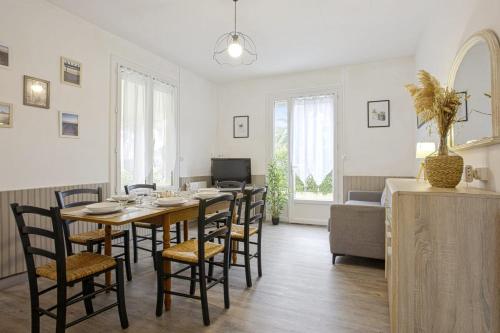 TV a/nebo společenská místnost v ubytování La Maison Alouette - Welkeys