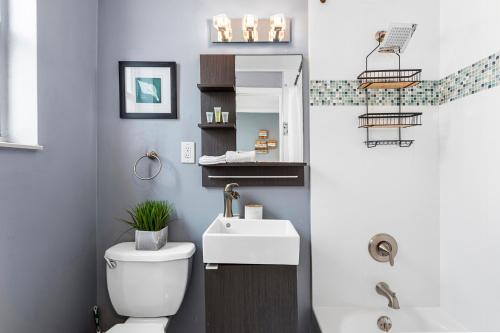 Koupelna v ubytování Lovely condo in Miami Beach