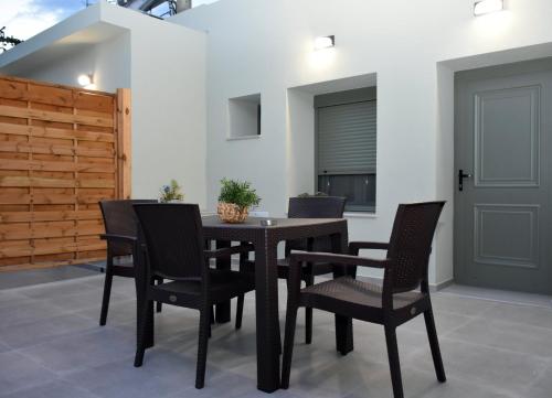 Manolis cozy home