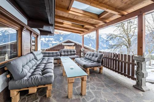 Geraumiges Apartment in Alpine mit Bergblick