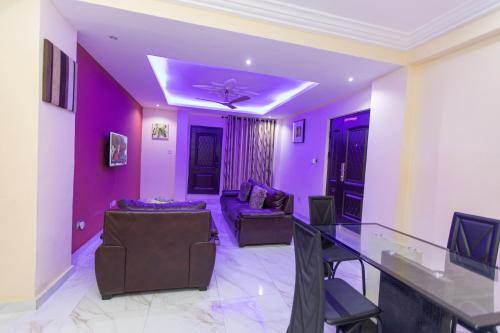 TV a/nebo společenská místnost v ubytování Washington Apartments - just 25mins drive from the Airport
