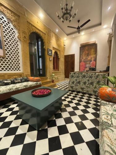 Χώρος καθιστικού στο Kiran Apartment By Experience Jaisalmer