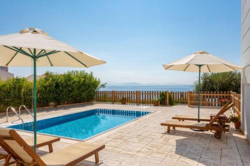 Bazen v nastanitvi oz. blizu nastanitve Corfu Sea View Villa - Alya