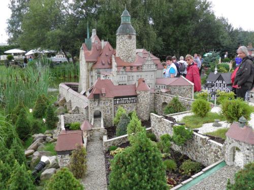 a model of a castle in a garden at Pension Lípa in Horní Maršov