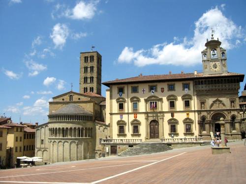 Gambar di galeri bagi Il Canzoniere di Arezzo