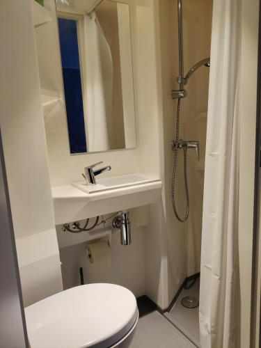 Ένα μπάνιο στο Jaala Hotel Guesthouse