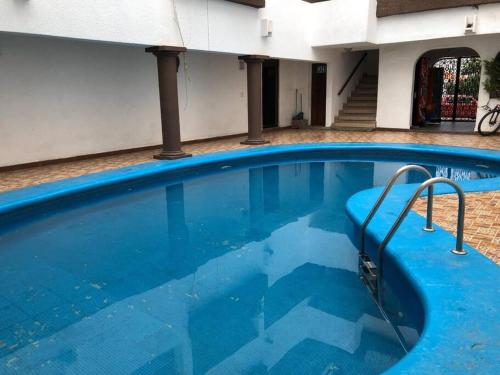 ¡A 2 min de la playa! Departamento con alberca