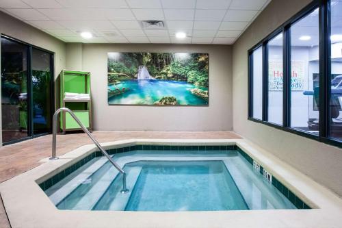 Wingate By Wyndham - Orlando International Airport- Free Hot Breakfast Image