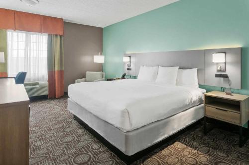 Postel nebo postele na pokoji v ubytování Comfort Inn Chandler - Phoenix South I-10