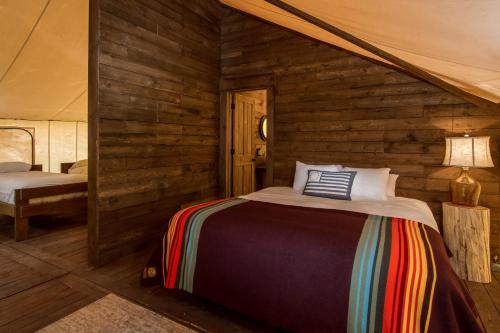 Fotografie z fotogalerie ubytování Conestoga Ranch Glamping Resort v destinaci Garden City