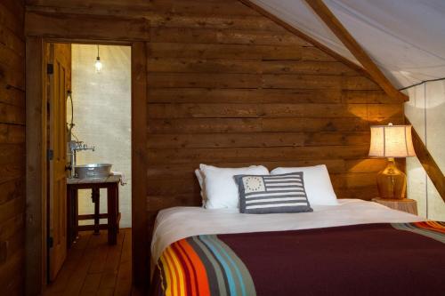 Fotografie z fotogalerie ubytování Conestoga Ranch Glamping Resort v destinaci Garden City