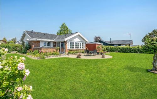 Taman di luar 3 Bedroom Cozy Home In Haderslev