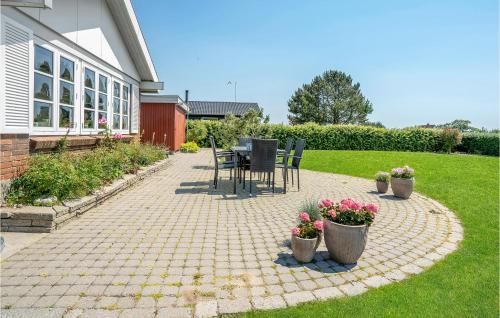 Taman di luar 3 Bedroom Cozy Home In Haderslev