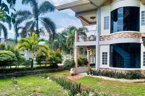 Κήπος έξω από το White Unicorn