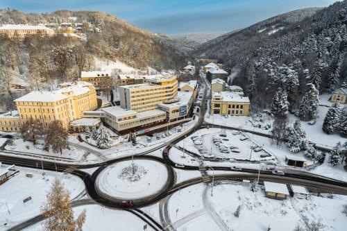 Kış mevsiminde Hotel Lužice