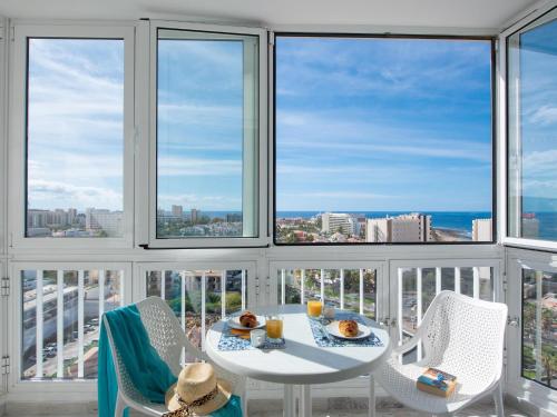 10D. Enchanting Apartment in Las Americas