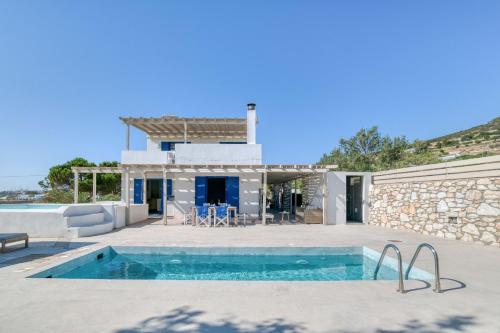 villa paradisia private swimming pool and jacuzzi