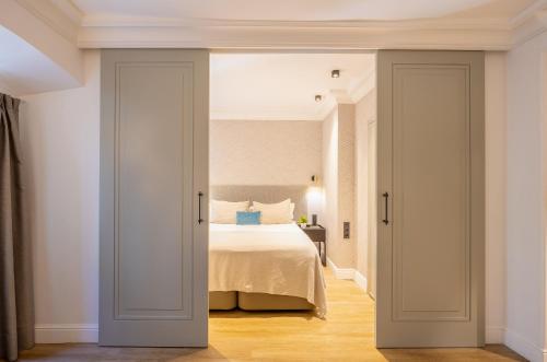 Edmond Vibes Puerta del Sol Suites photo 53