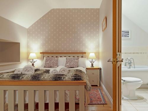 Ένα ή περισσότερα κρεβάτια σε δωμάτιο στο 3 Bed in Ellingham 90380