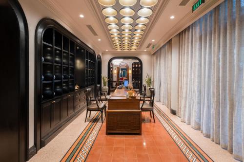 Ruang duduk di Silk Path Grand Hue Hotel