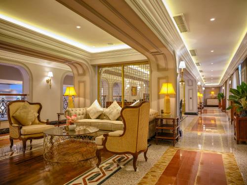 Ruang duduk di Silk Path Grand Hue Hotel