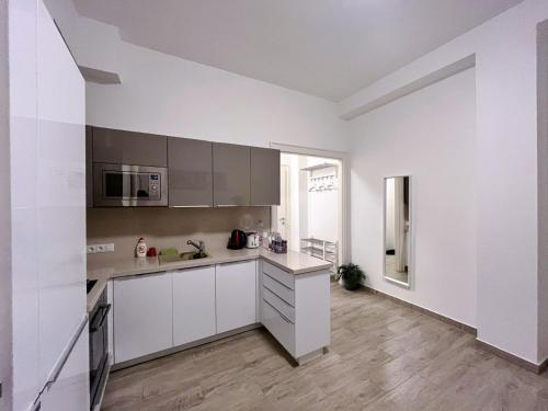 Boutique Family Apartment in the Heart of City 1075 Budapest, 21 Károly körút kép - 3