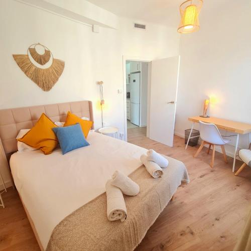 G74 AVENIDA GAUDI nice 4 bedrooms apartment with balcony with views of the Basilica Sagrada Familia