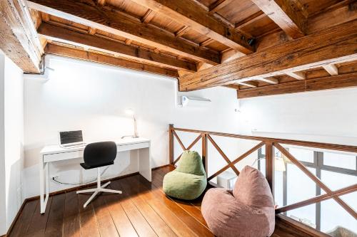 Ground Floor With Patio-Ghibellina 65
