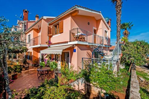 Apartments Josip 2304