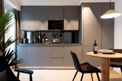 Edmond Vibes Puerta del Sol Suites photo 39