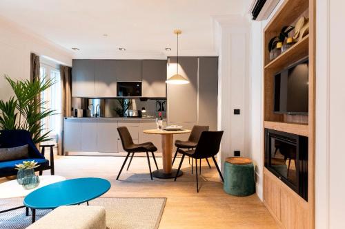 Edmond Vibes Puerta del Sol Suites photo 43