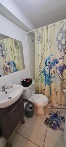 Et badeværelse på Arriendo La Serena