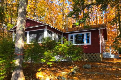 Winnipesaukee Lake Cottage – Photos 2
