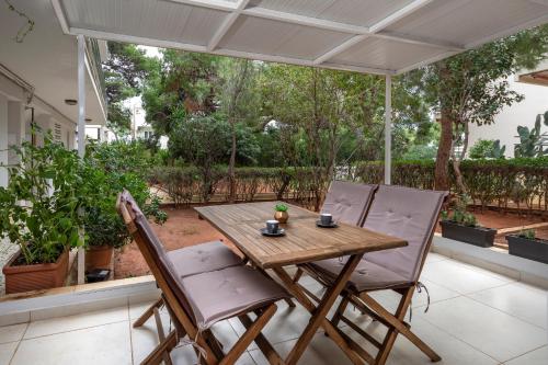 Mystique One Bedroom Apartment by BluPine