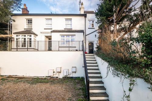 Reigate Gem – Photos 4