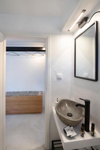 Gallery image of Pouletis Family Apartments - Akroyali Seaview Getaways in Kalamata