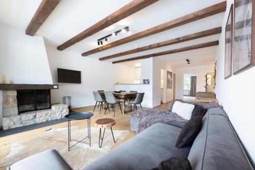 Scenic Alpine Apartment with Pool & Sauna