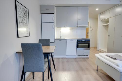 Kuchyň nebo kuchyňský kout v ubytování Lapin Loiste 2, Modern Studio Free Parking and Wifi
