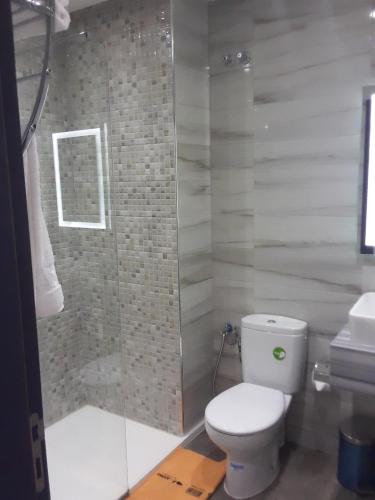 Un baño de Hôtel laluna bay