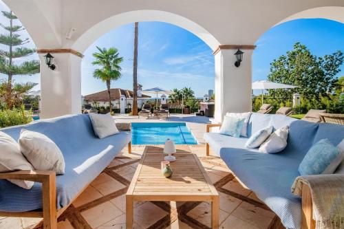 Superb Villa Near Golf Course With Heated Pool & Jacuzzi