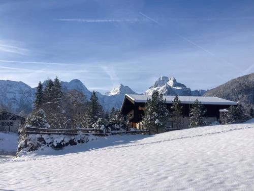 Große schöne Mansardenwohnung mit 2 Balkonen