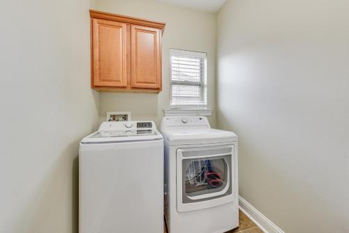 Imagen de la galería de Spacious Zachary Home 12 Mi to Baton Rouge!, en Zachary
