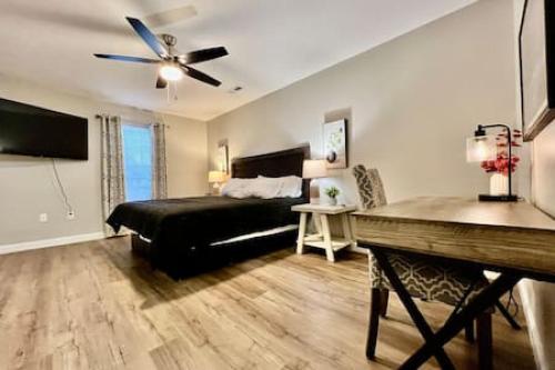 Ένα ή περισσότερα κρεβάτια σε δωμάτιο στο Nicest New construction Home in Middletown, Ohio