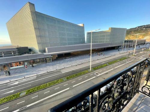 Apartamento frente al Kursaal y la playa