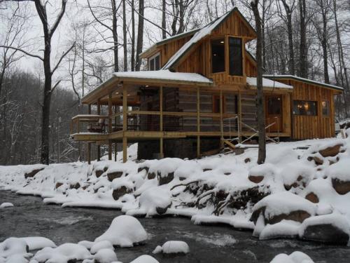 Το Log Cabin on the River τον χειμώνα
