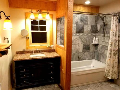 Gallery image of Cascina Rococo at White Lotus Eco Spa Retreat in Stanardsville
