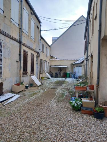 La cour fleurie, tout confort