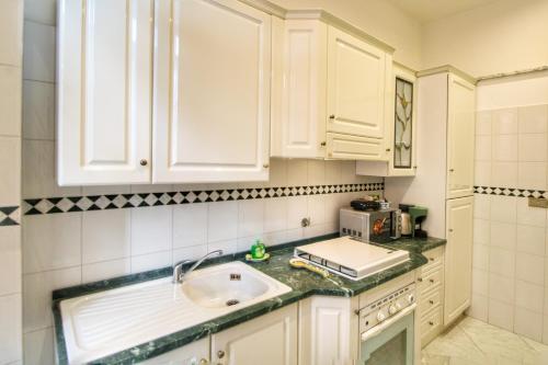 Garibaldi Apartment in Trastevere By YourHost