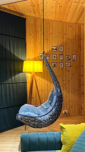 Ein Sitzbereich in der Unterkunft Glamping Martini Kvariati