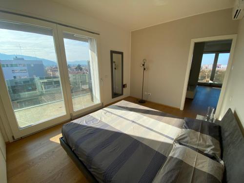 La Vista photo 3